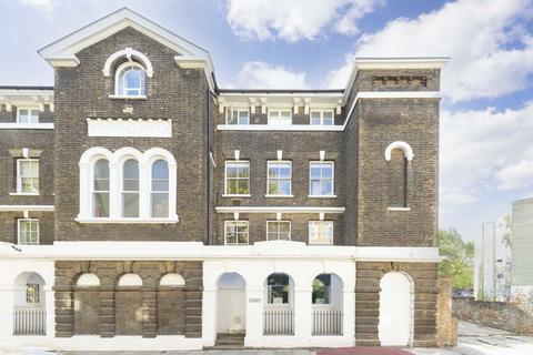 2 bedroom flat for sale, Georges Road, London N7
