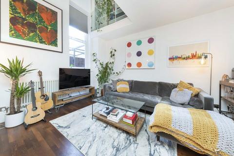 2 bedroom flat for sale, Georges Road, London N7
