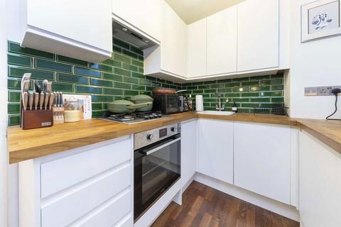 2 bedroom flat for sale, Georges Road, London N7