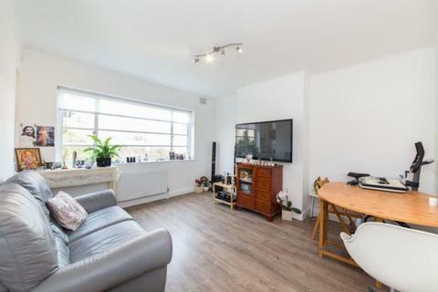 2 bedroom flat to rent, London N2