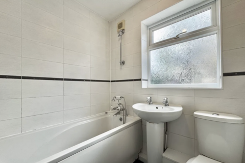 2 bedroom maisonette to rent, Melbourne Avenue, Enfield, London, Greater London