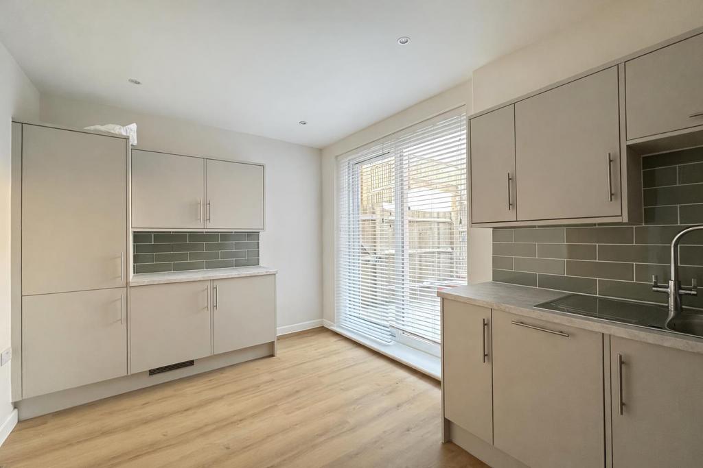 Kitchen 2.png