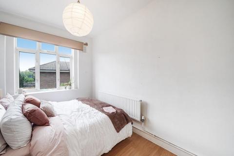 3 bedroom flat to rent, Flint Street, Elephant & Castle, SE17