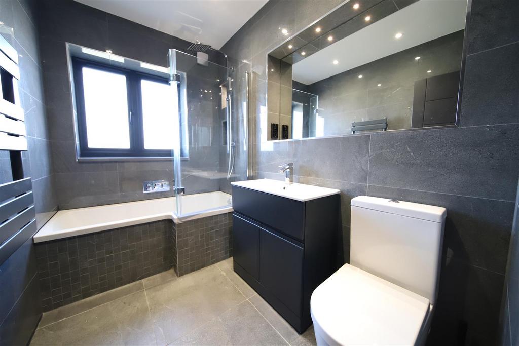 Bathroom 1.jpg