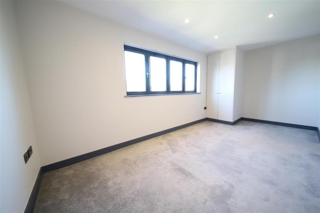 Bedroom 4.jpg