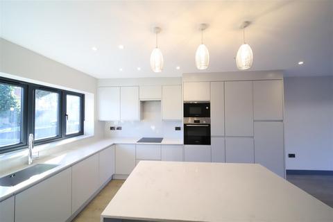 4 bedroom semi-detached house for sale, Lincoln Road, Enfield, EN1