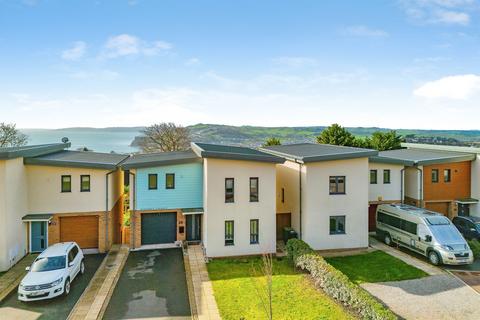 4 bedroom detached house for sale, Amethyst Drive, Teignmouth