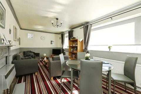 2 bedroom semi-detached house for sale, Kilton Glade, Worksop