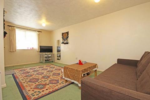 2 bedroom flat to rent, Vicars Bridge Close, Wembley HA0