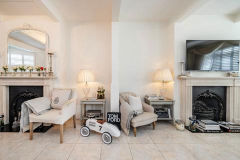 Briar Avenue, London