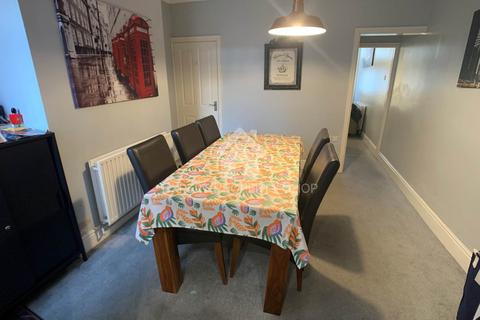 2 bedroom terraced house for sale, King Street, Worksop