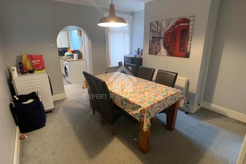 2 bedroom terraced house for sale, King Street, Worksop