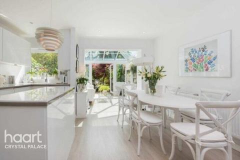 3 bedroom terraced house for sale, Cranbourne Close, LONDON