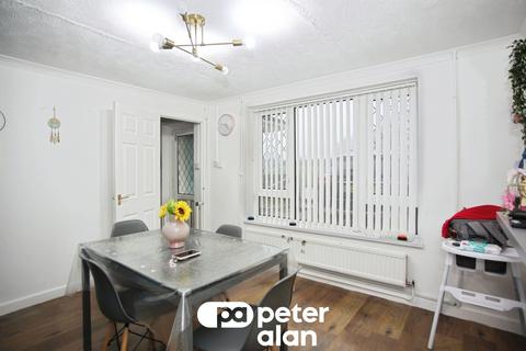 3 bedroom terraced house for sale, Valley View, Pentwyn Crumlin, Newport