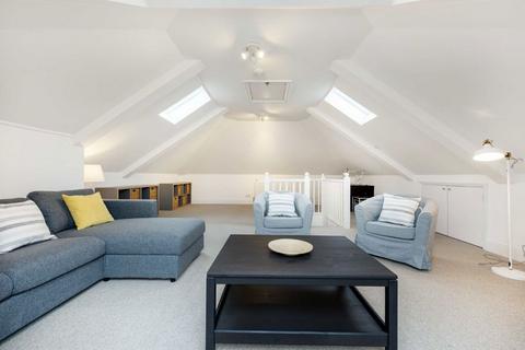 2 bedroom flat to rent, Redwood Mews, London SW4