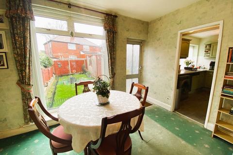 3 bedroom semi-detached house for sale, 18 Oriel Close, Chadderton, Oldham, OL9 8RL