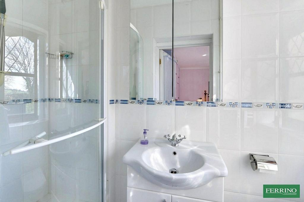 Bedroom 1 En-suite