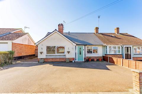 4 bedroom semi-detached bungalow for sale, Loxley Road, Oulton Broad South