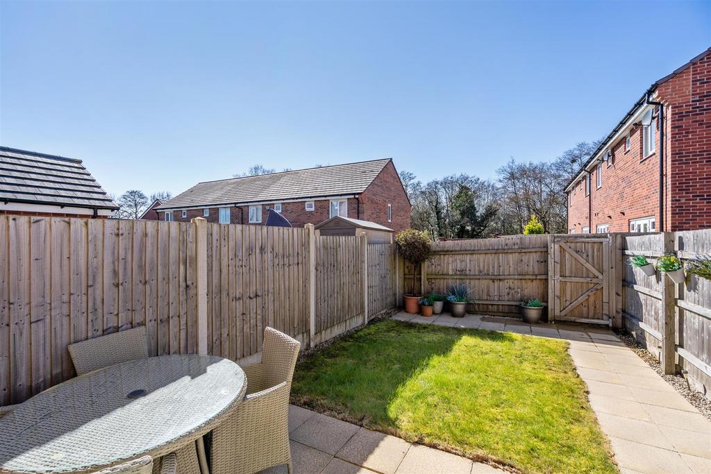 3 Memorial Close 4.jpg