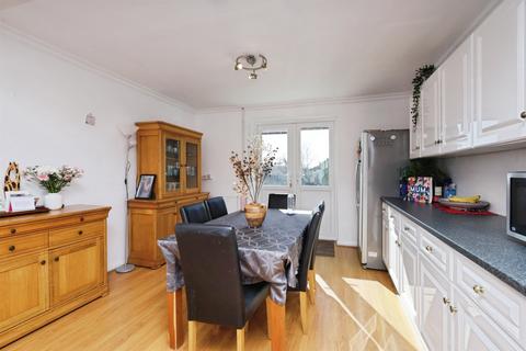 2 bedroom semi-detached house for sale, Meadow Road, Hailsham