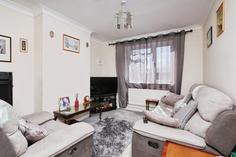 2 bedroom semi-detached house for sale, Meadow Road, Hailsham
