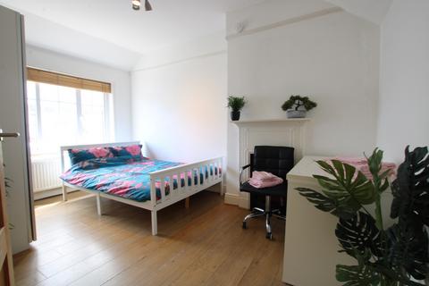 6 bedroom house to rent, Mafeking Road, Brighton BN2
