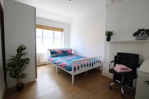 6 bedroom house to rent, Mafeking Road, Brighton BN2