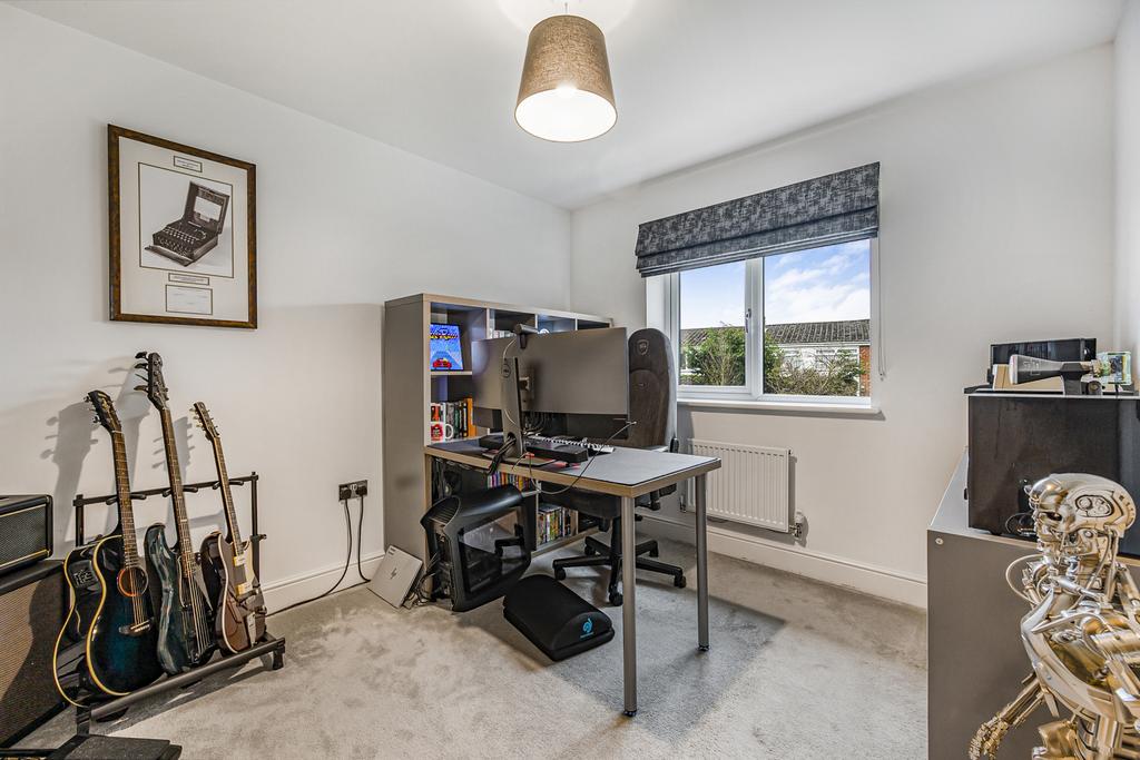 Bedroom/Home Office