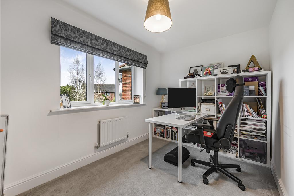Bedroom/Home Office