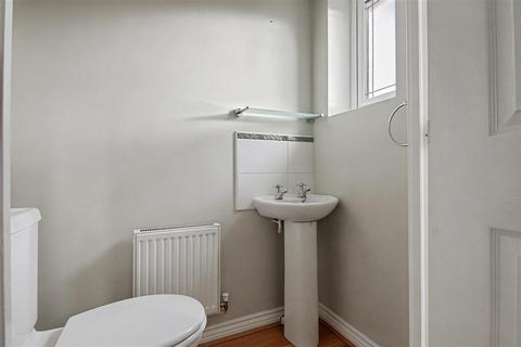 3 bedroom end of terrace house to rent, Portreath Drive, Horeston Grange