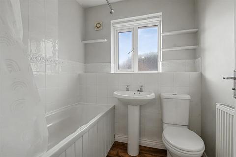 3 bedroom end of terrace house to rent, Portreath Drive, Horeston Grange