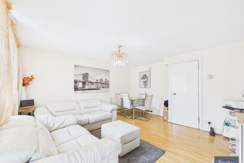 2 bedroom maisonette to rent, Haldane Road, London, SE28