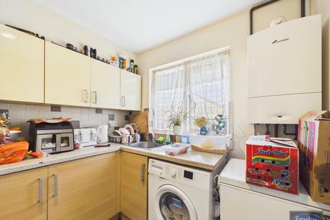 2 bedroom maisonette to rent, Haldane Road, London, SE28
