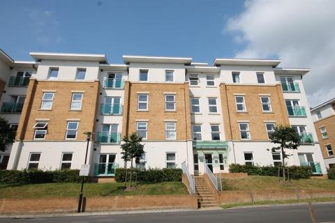 2 bedroom apartment to rent, HIGHBURY DRIVE, LEATHERHEAD, KT22