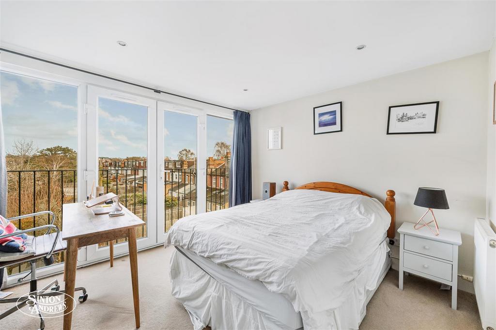 14 Northcroft Road-17.jpg