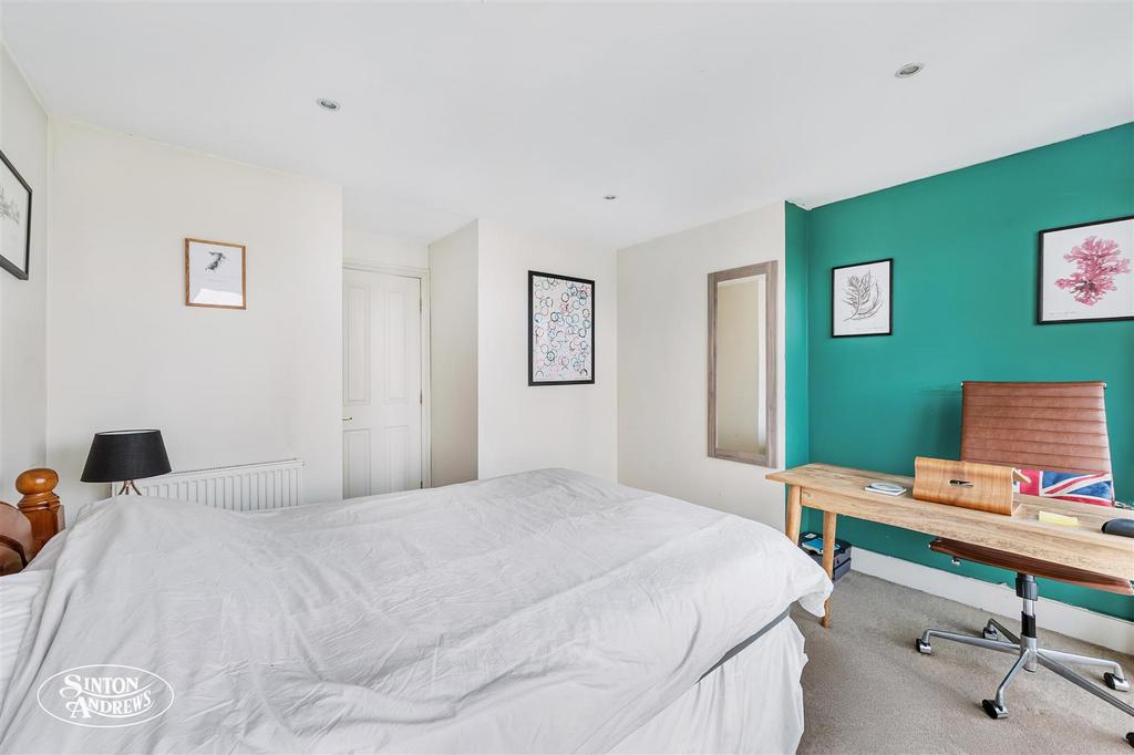 14 Northcroft Road-18.jpg