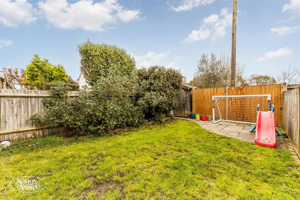 14 Northcroft Road-11.jpg