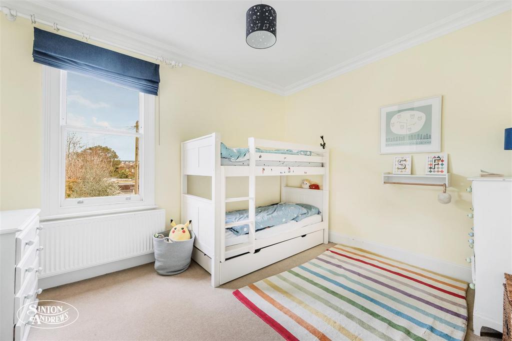 14 Northcroft Road-15.jpg