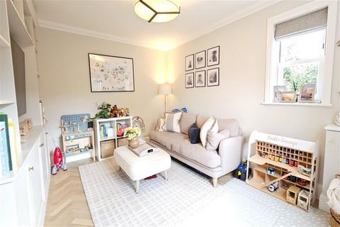 4 bedroom detached house for sale, West End, Woking GU24