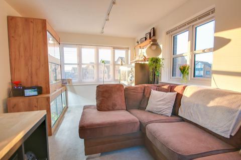 2 bedroom flat for sale, BITTERNE PARK! MULTI-ASPECT LOUNGE/DINER! GARAGE!