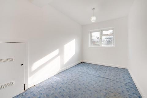2 bedroom maisonette for sale, Eastcote Lane, South Harrow, HA2 8BW
