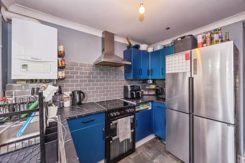 Ground floor flat - Fratton Road, Portsmouth