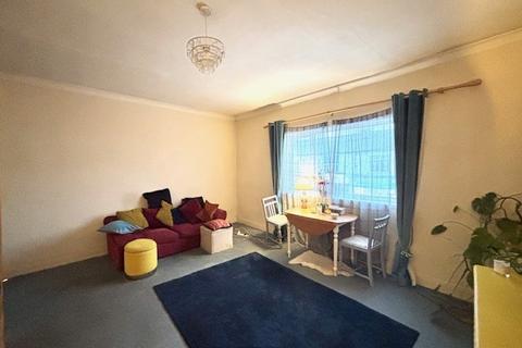 undefined, Newland Avenue, HULL