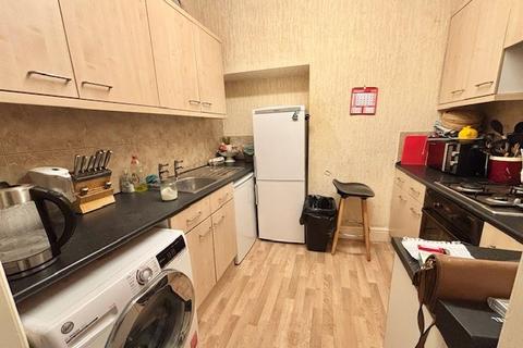 undefined, Newland Avenue, HULL