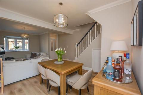 3 bedroom terraced house for sale, Woodman Road, Warley, Brentwood