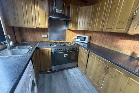 4 bedroom house to rent, Colwyn Street, HUDDERSFIELD