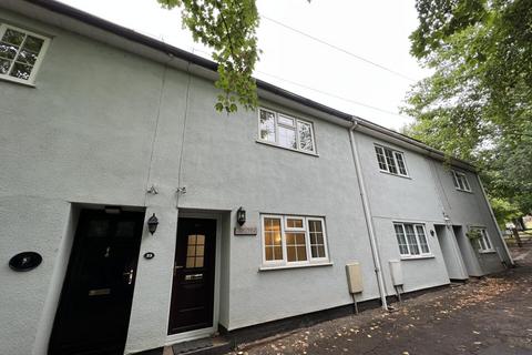 3 bedroom house to rent, Northampton Road, West Haddon NN6