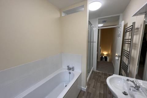 3 bedroom house to rent, Northampton Road, West Haddon NN6