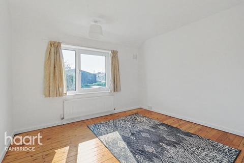 3 bedroom end of terrace house to rent, Sterne Close, Cambridge