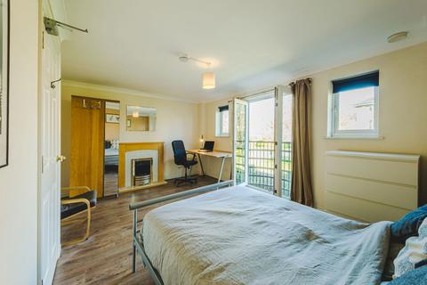 5 bedroom house of multiple occupation for sale, Saltash Road, Swindon, SN2 2EF